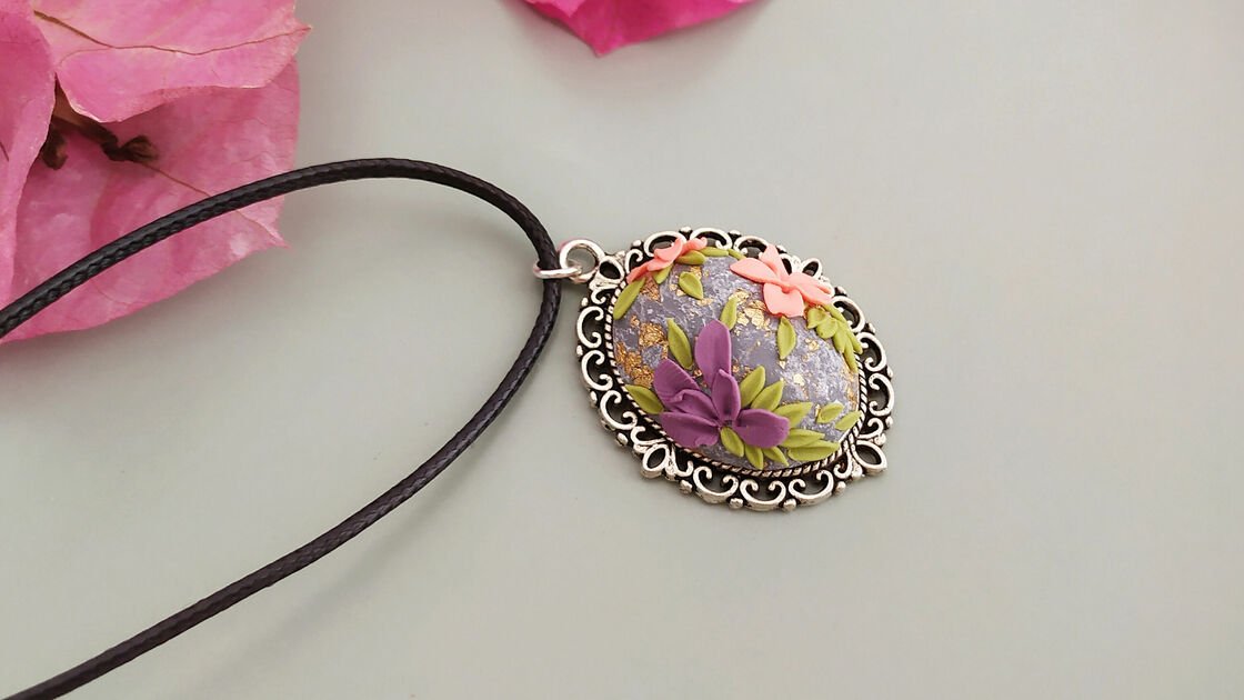 Pendant with flowers made from FIMO