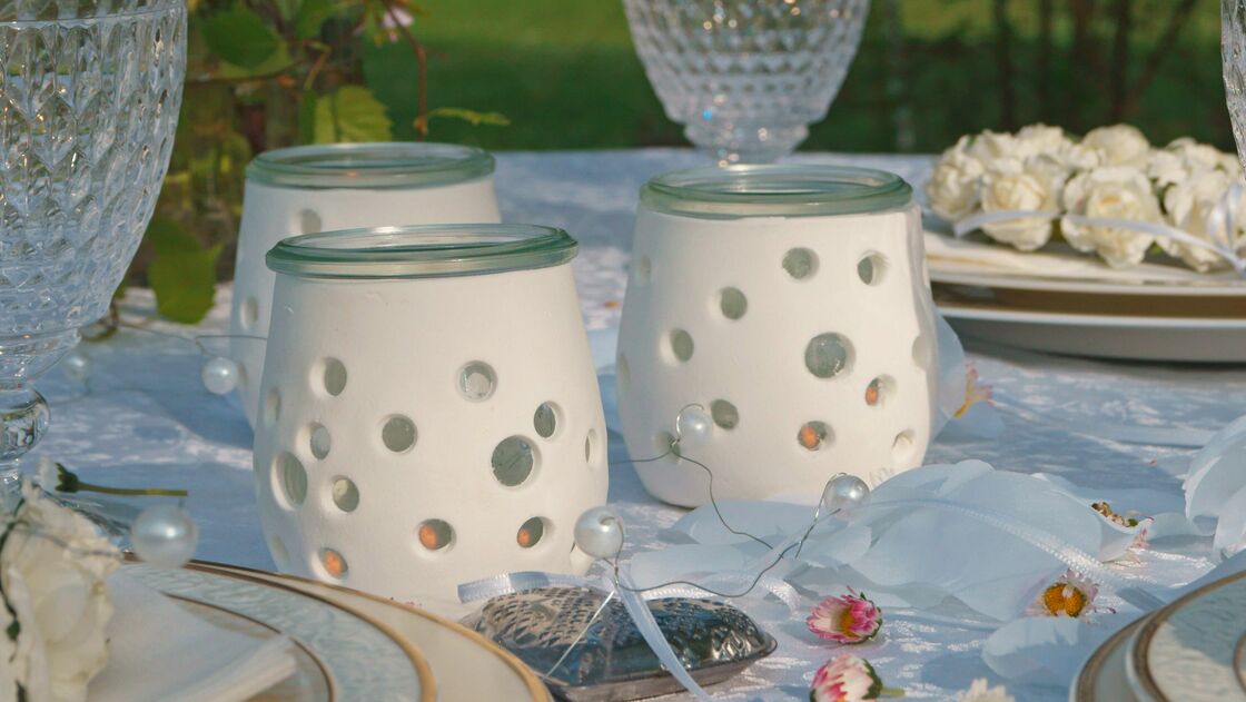 Des photophores estivaux pour une décoration festive de la table Des photophores estivaux pour une décoration festive de la table