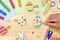 Oster DIY Idee für Kinder: bunte Wäscheklammer-Ostereier basteln