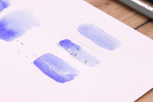 desenho de aguarela azul em papel de aguarela
