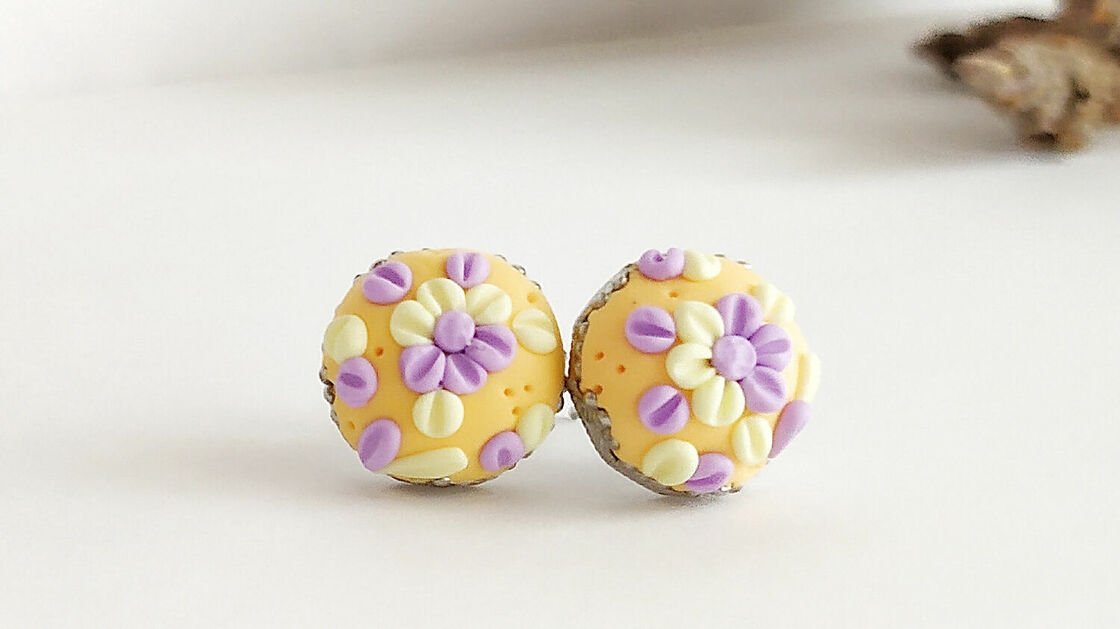Delicate earrings in pastel colours