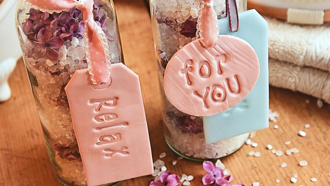 DIY tags for jars of cake mixture and bath salts