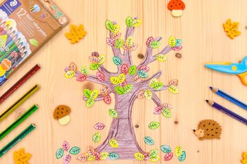 Instruções de trabalhos manuais para crianças - Árvore de outono colorida