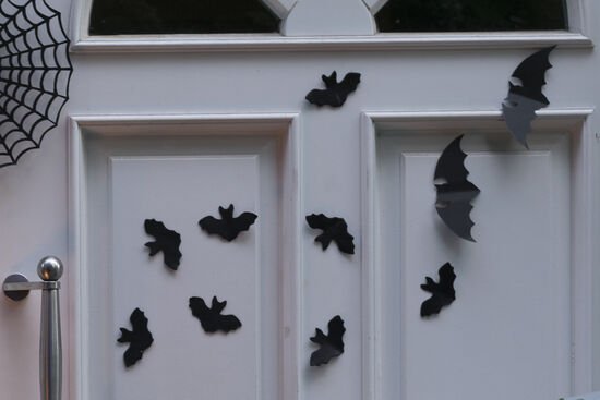 DIY bats made of FIMO leather-effect modelling clay