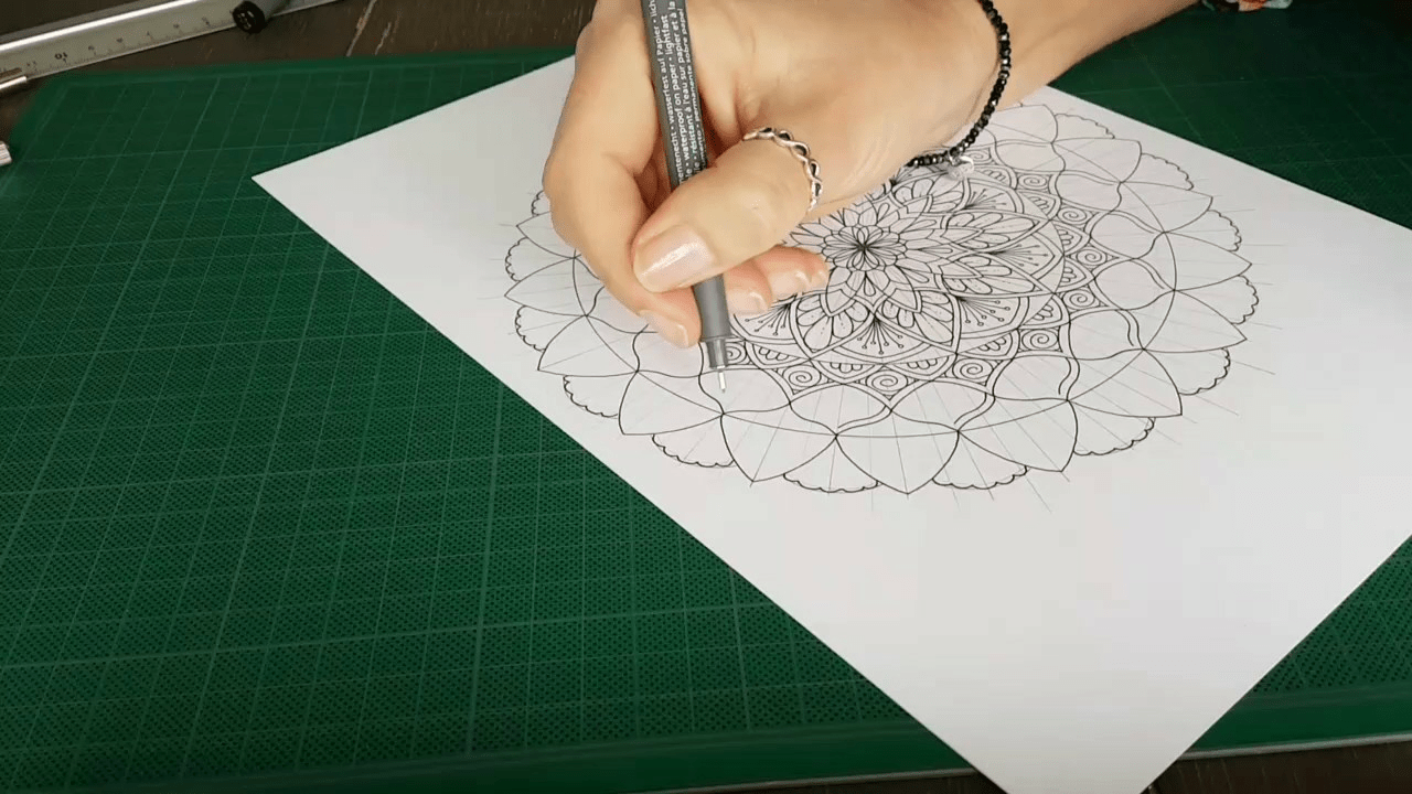 How to Draw a Mandala, Step by Step Tutorial for Beginners