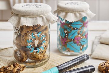 Upcycling idea – beautiful storage jars or gifts