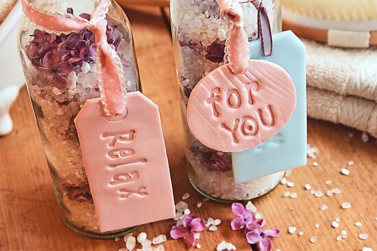DIY tags for jars of cake mixture and bath salts