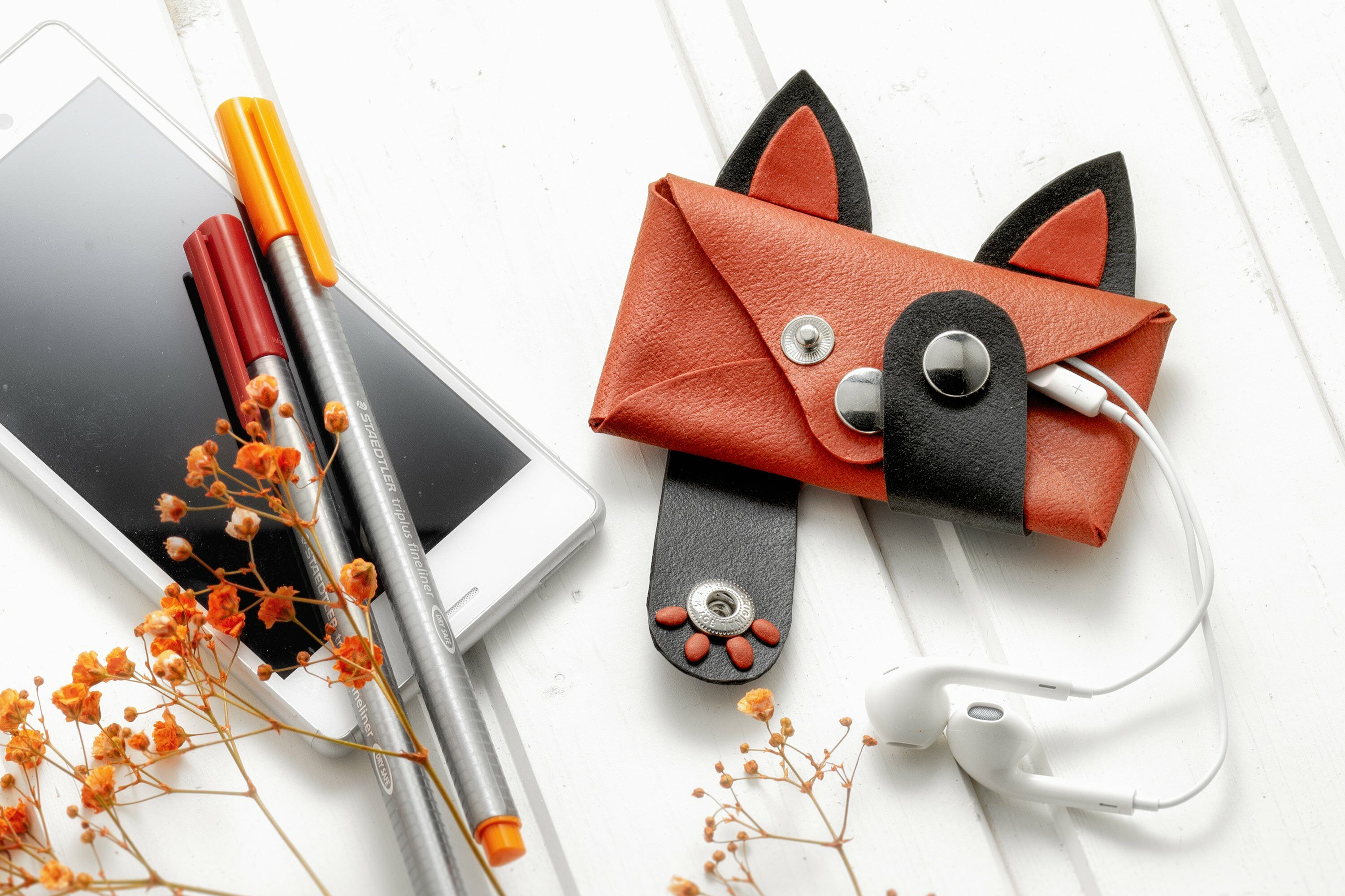 Leather roll up pencil case pattern PDF file - Inspire Uplift