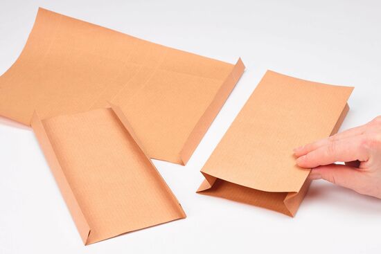 Bolsas de papel para regalo  Gift bags diy, Diy paper bag, Paper gift bags