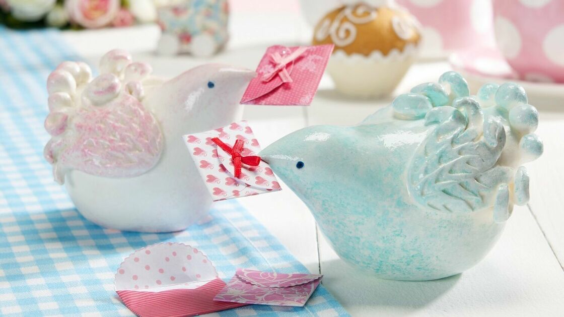De ravissants oiseaux dans des teintes pastel douces De ravissants oiseaux dans des teintes pastel douces