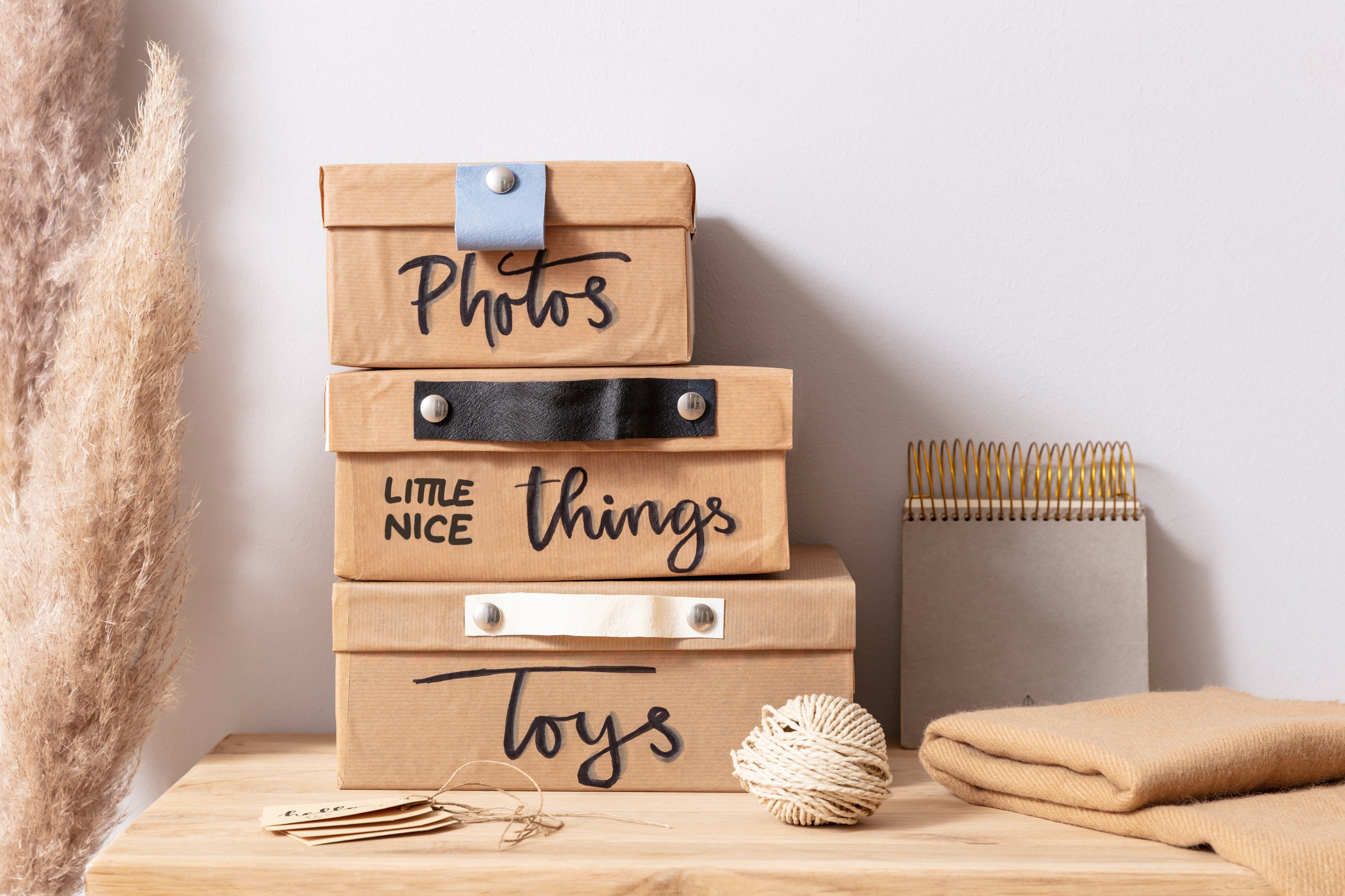 Upcycling - Storage boxes with sketching elements