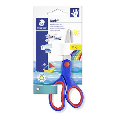 Blistercard containing scissors with 14 cm blade